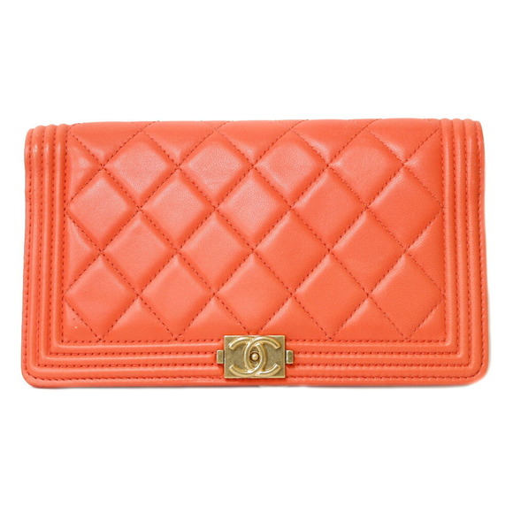 CHANEL Handbags - CHANEL Boy Lambskin Purse Ladies